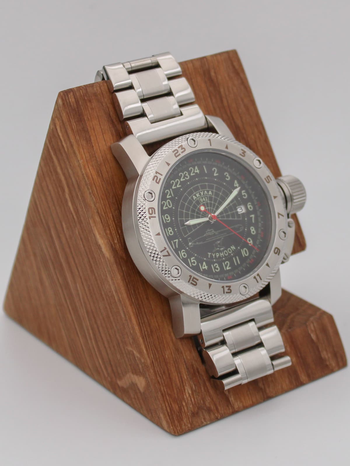 Часы 941 / Акула (Typhoon) кварцевые (Ronda 515.24H) Q47.145.2