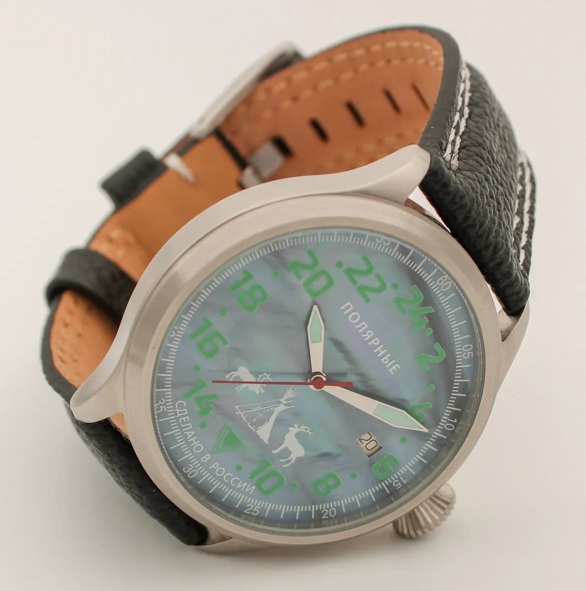 Часы наручные  Полярные/ Северное сияние 11.201.011 ,  механические, противоударные, механизм  Восток 2424 