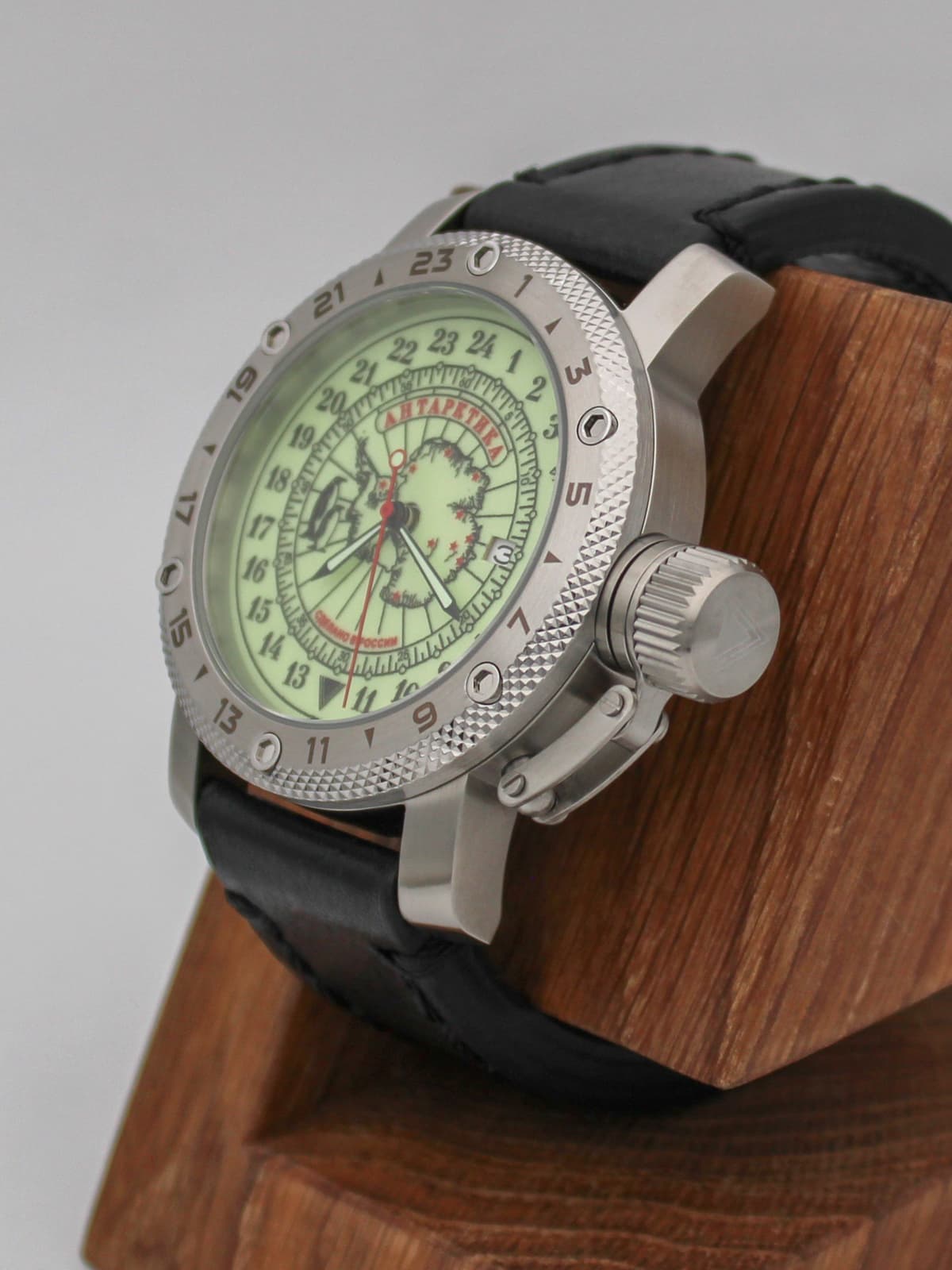 Часы Полярные / Антарктика кварцевые (Ronda 515.24H) Q47.140.01