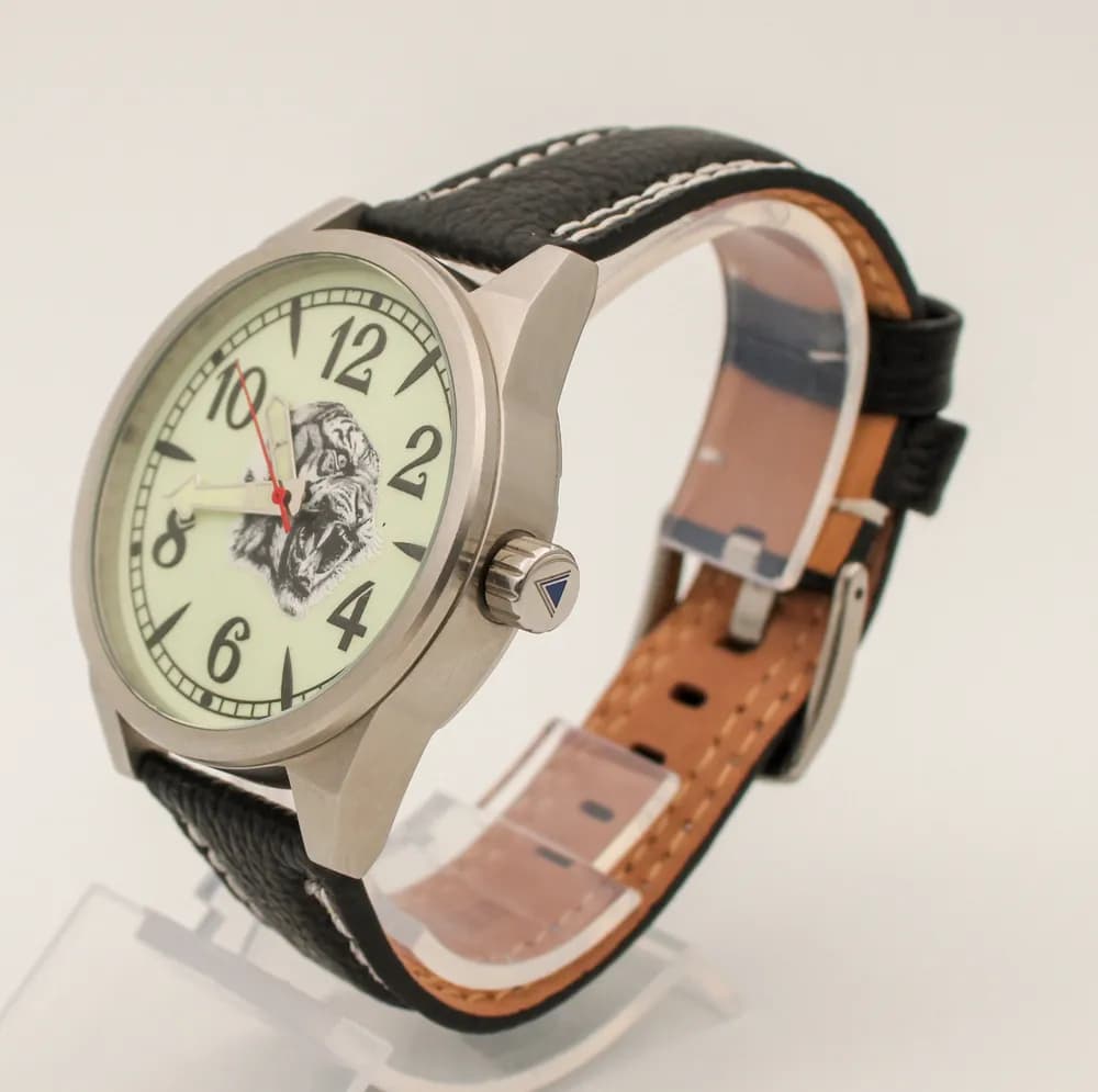 Часы наручные Тигр 21.315.011  механические,  механизм Ракета 2609