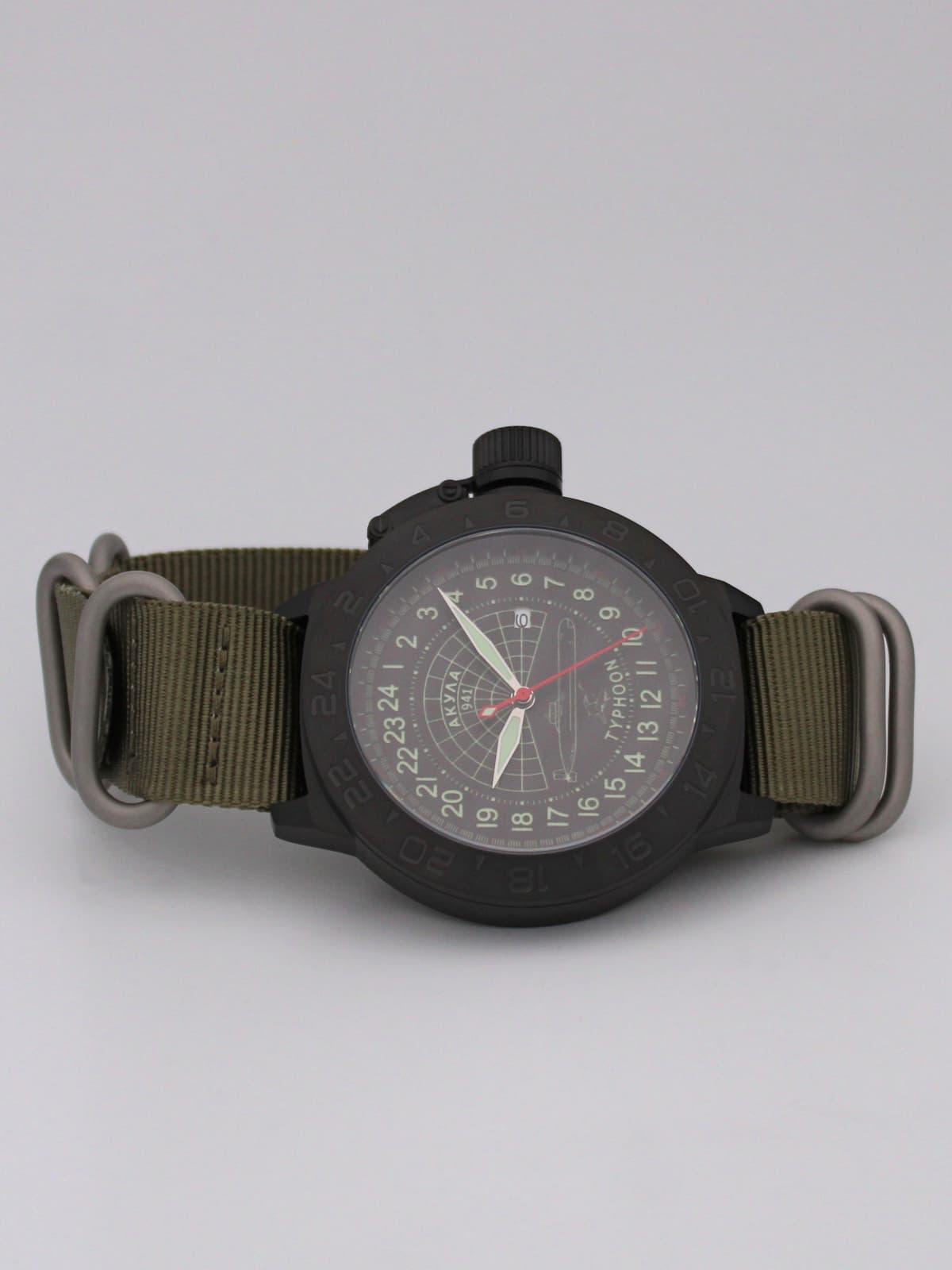 Часы 941 / Акула (Typhoon) кварцевые (Ronda 515.24H) Q152.145.21