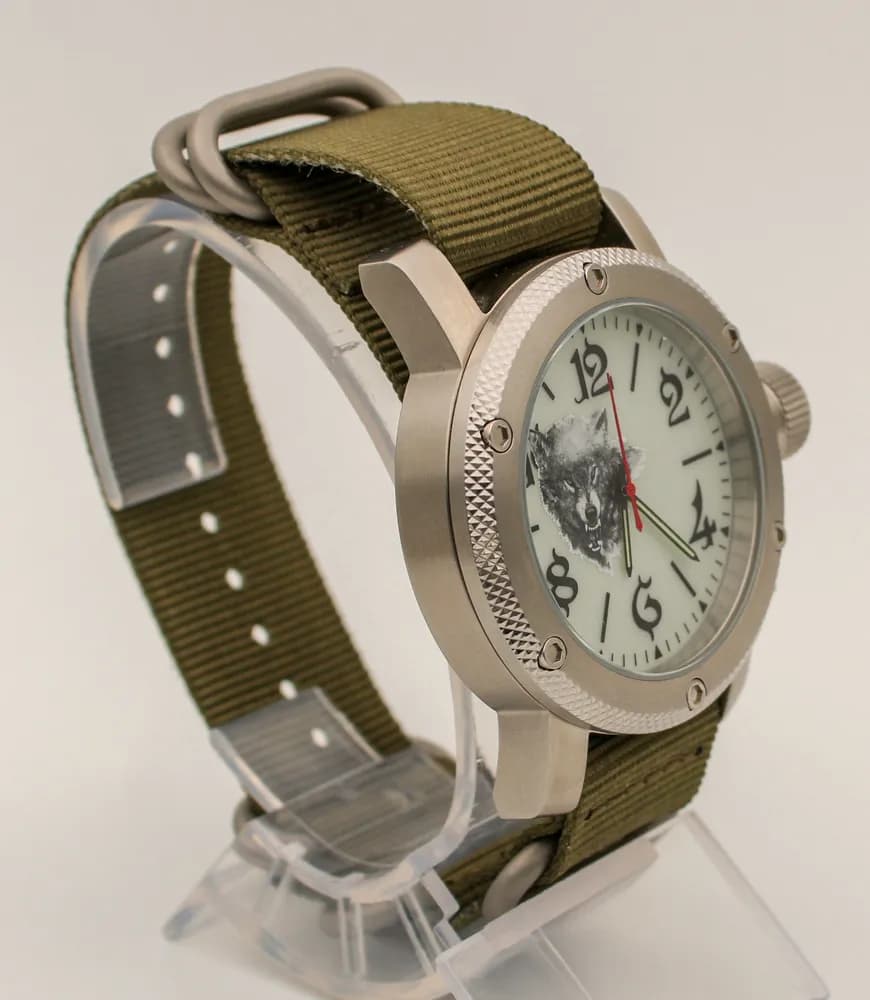 Часы Волк 305,21 механические, механизм Ракета 2609НА