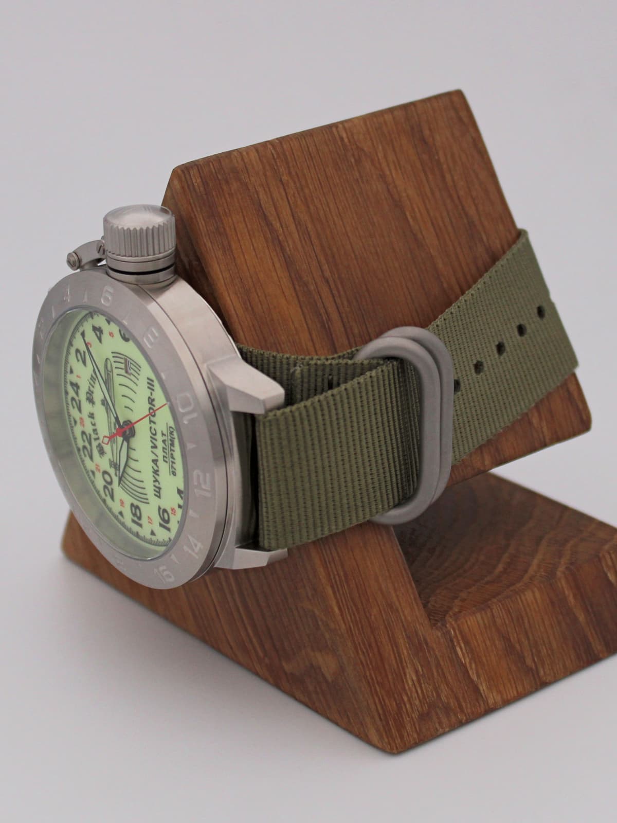 Часы 671 / Щука (Black Prince) кварцевые (Ronda 515.24H) Q52.066.21