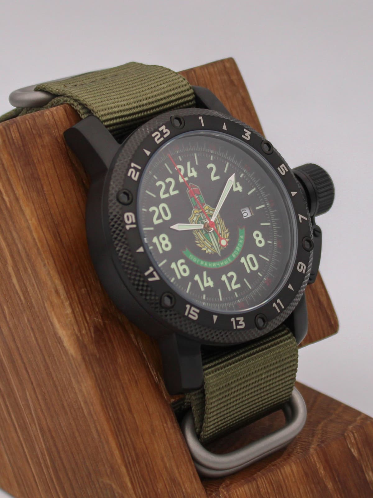 Часы Погранвойска кварцевые (Ronda 515.24H) Q147.174.21