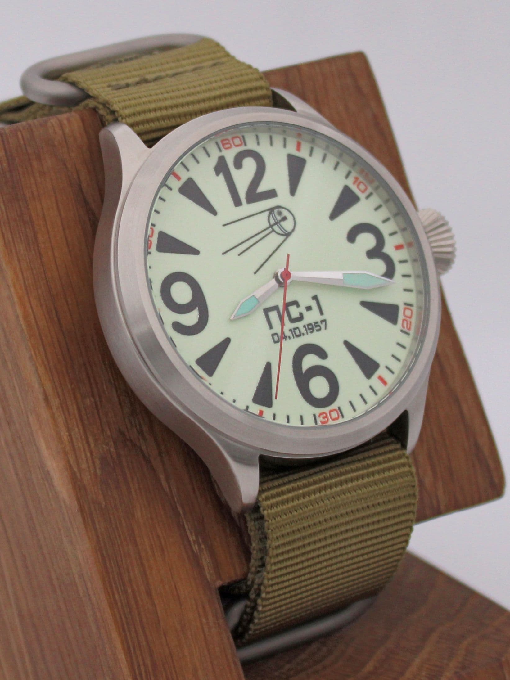 Часы "Простейший Спутник-1" механические (Восток 2409) 11.121.21