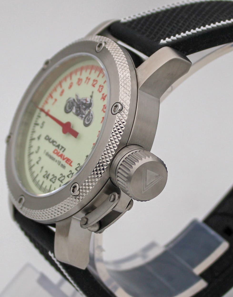 Часы DUCATI DIAVEL (мотоцикл) механизм Восток 2431.01