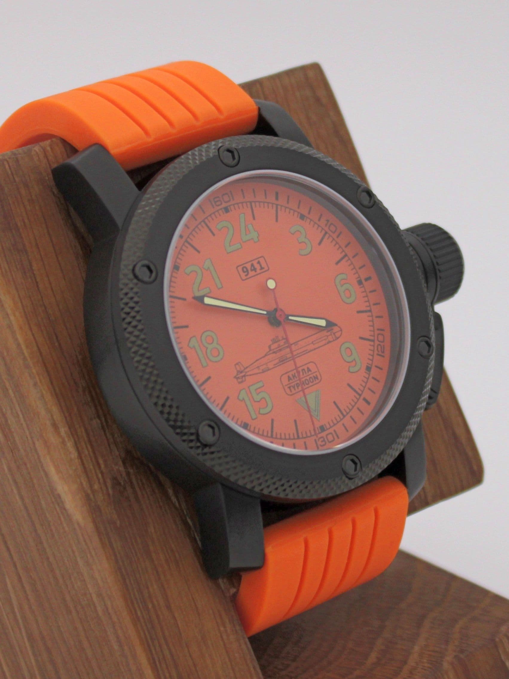 Часы 941 / Акула (Typhoon) механические (Ракета 2623) 103.053.15