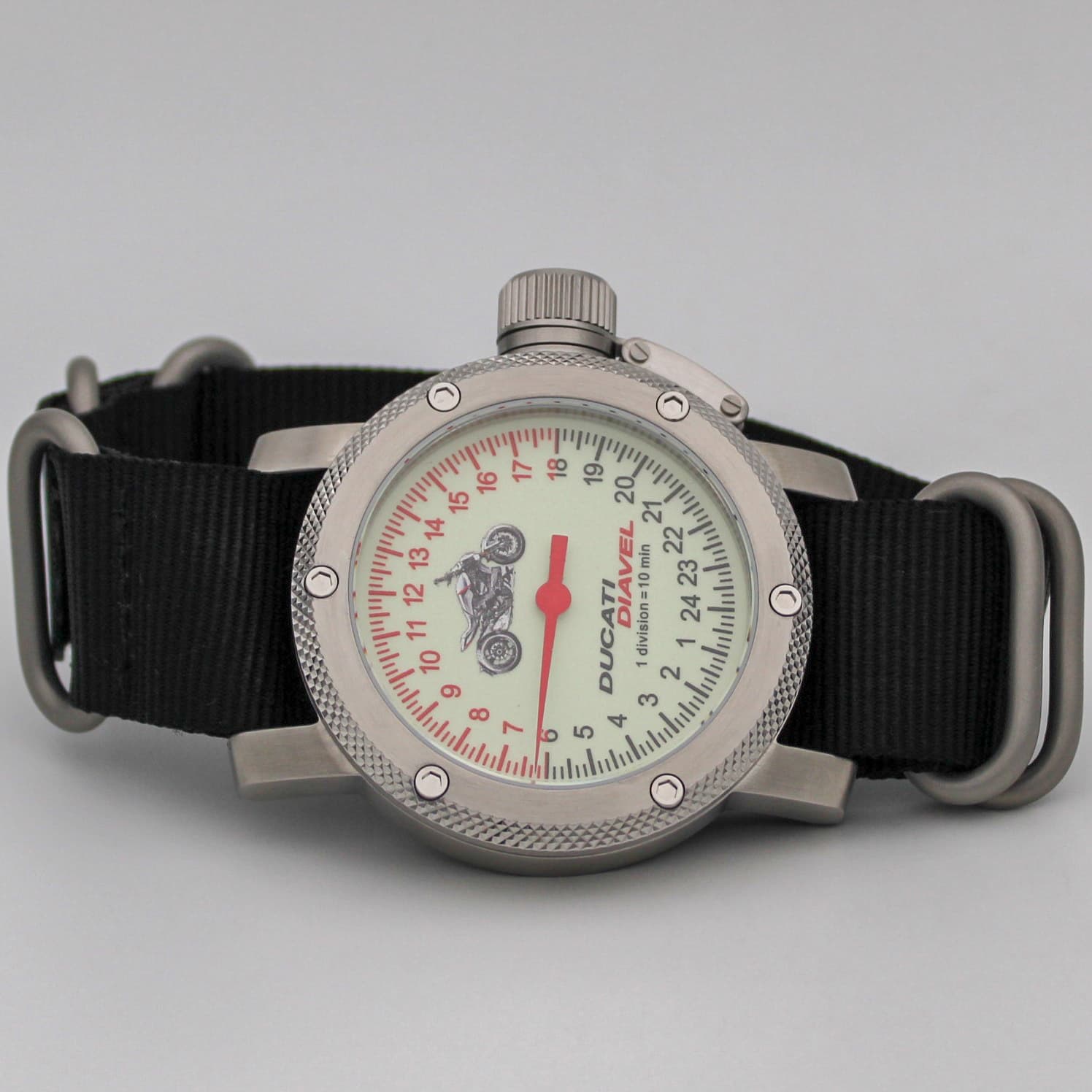 Часы DUCATI DIAVEL (мотоцикл) механизм Восток 2431.01
