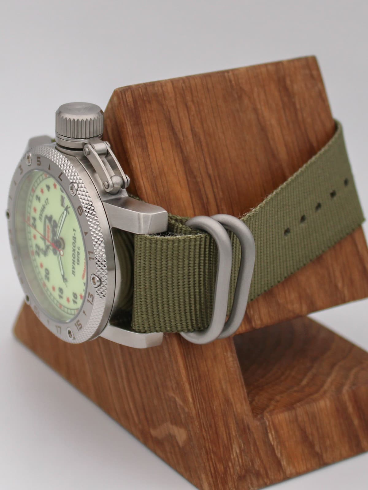 Часы "Луноход-1" кварцевые (Ronda 515.24H) Q47.401.21