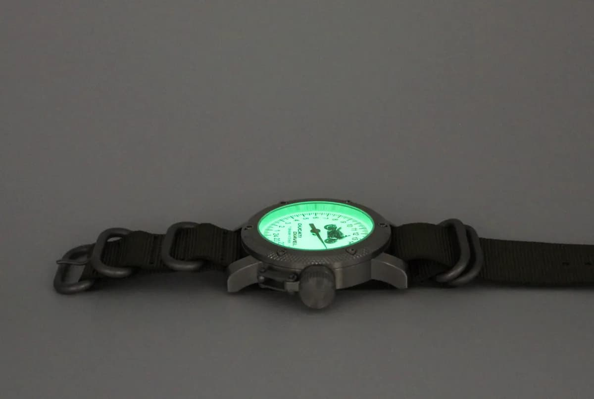 Часы Ducati Diavel однострелочные механические с автоподзаводом (сапфировое стекло) , механизм Восток 2431.01.