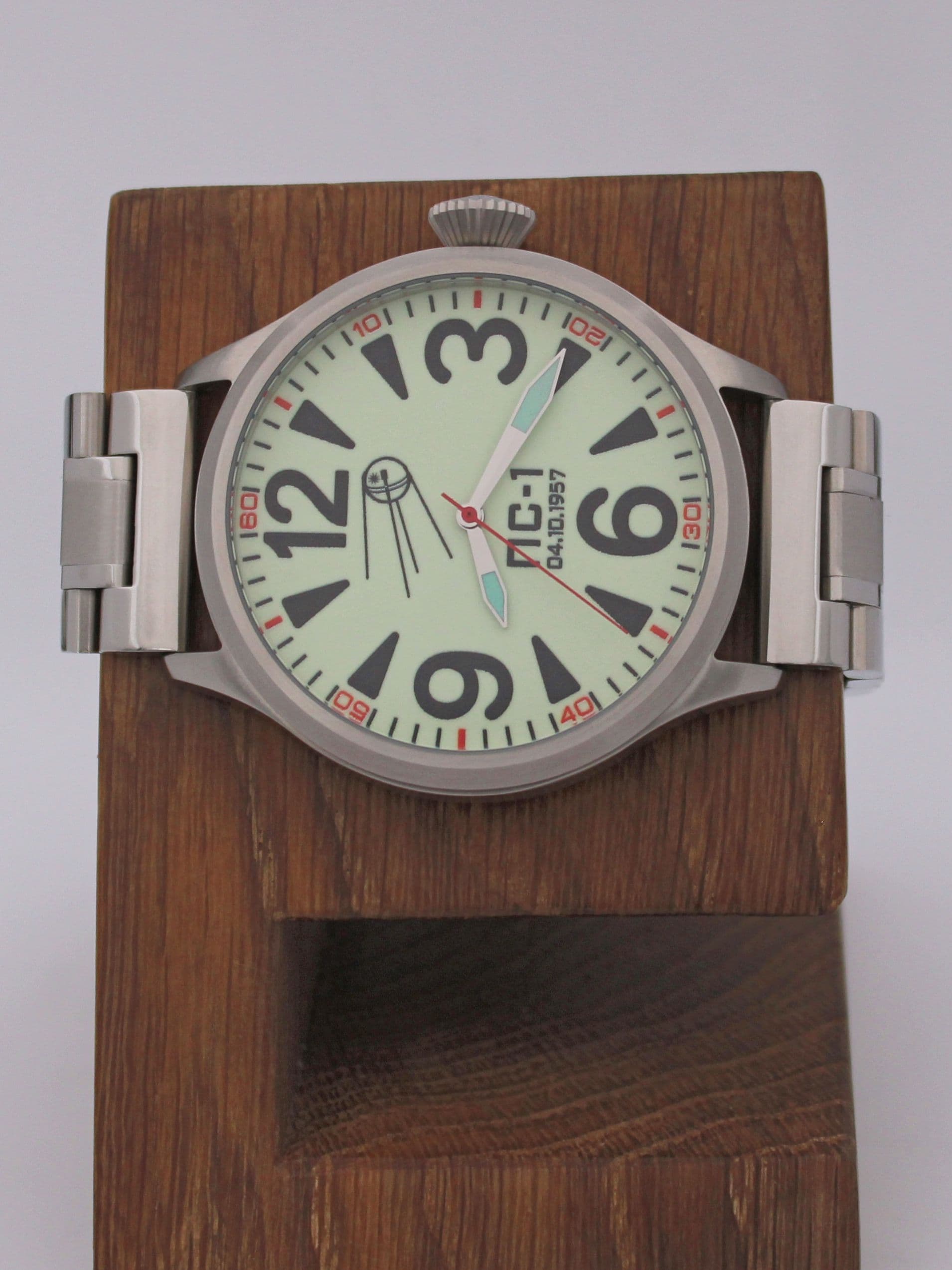 Часы "Простейший Спутник-1" механические (Восток 2409) 11.121.2