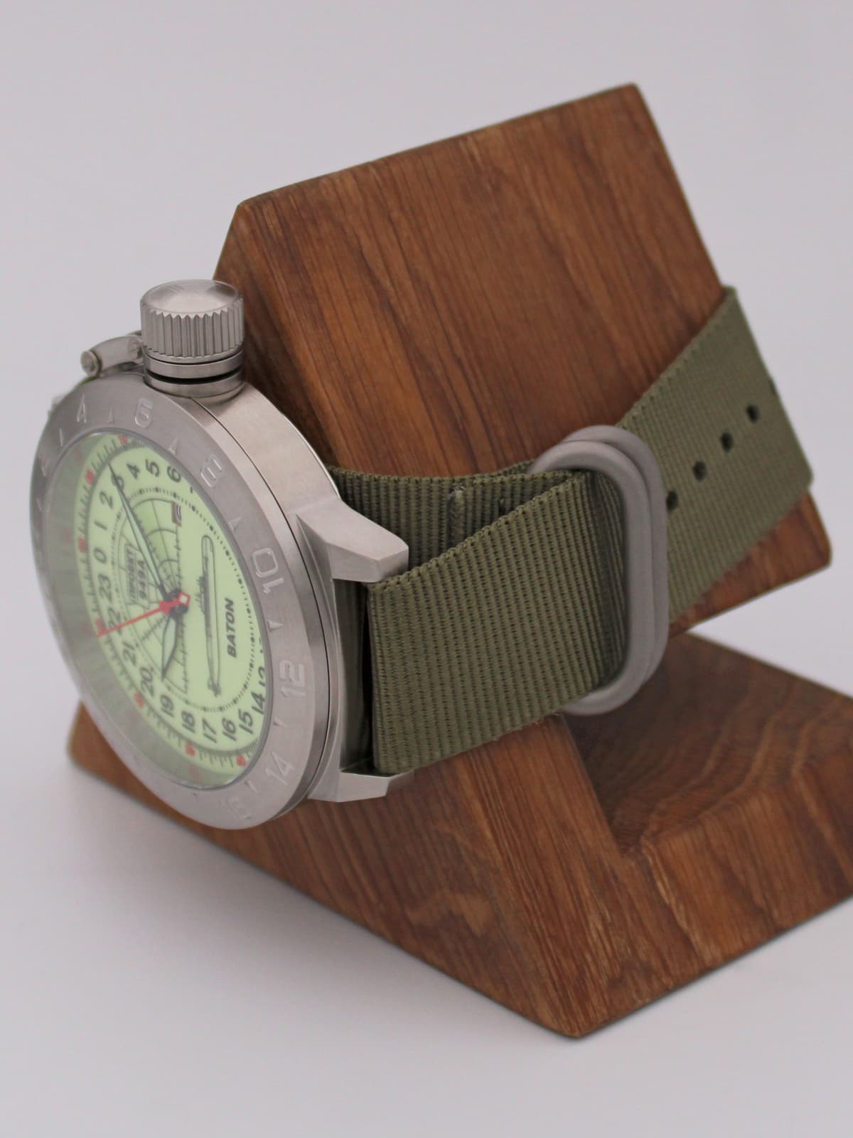 Часы 949А / Baton кварцевые (Ronda 515.24H) Q52.046.21