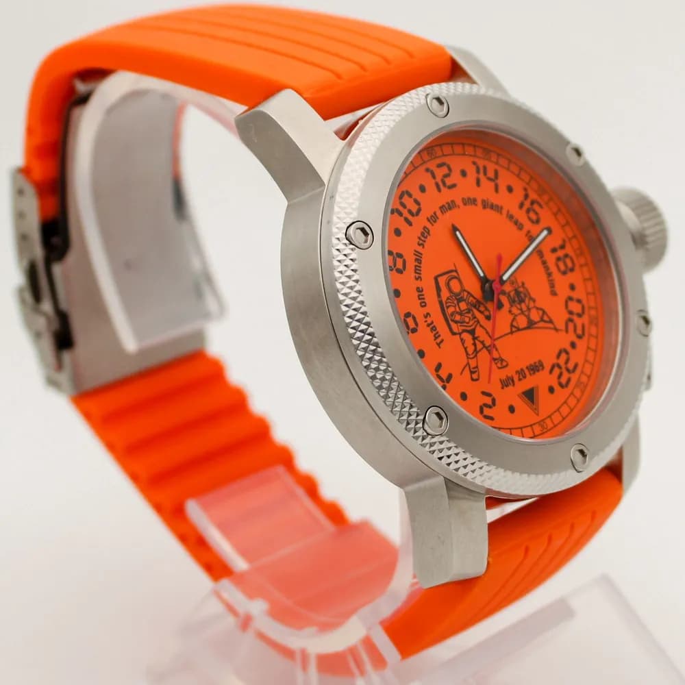 Часы Высадка на Луне механические 127.15 механизм Ракета 2623