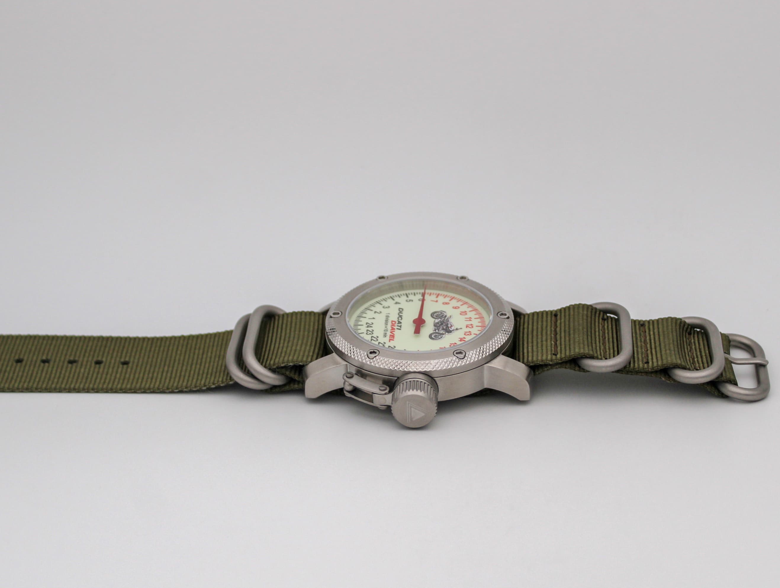 Часы DUCATI DIAVEL (мотоцикл) механизм Восток 2431.01