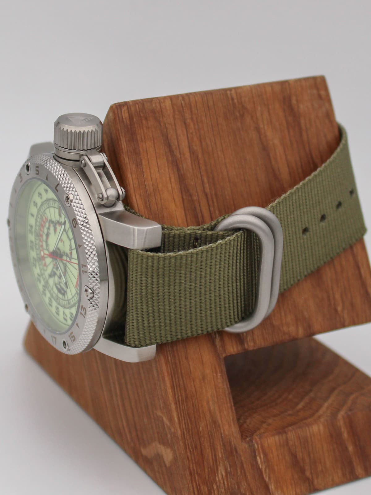 Часы Полярные / Антарктика кварцевые (Ronda 515.24H) Q47.140.21