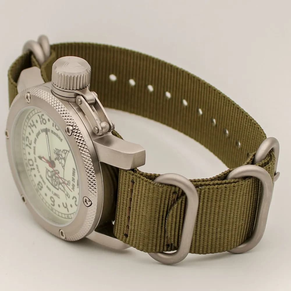 Часы Высадка на Луне механические 126.21 механизм Ракета 2623