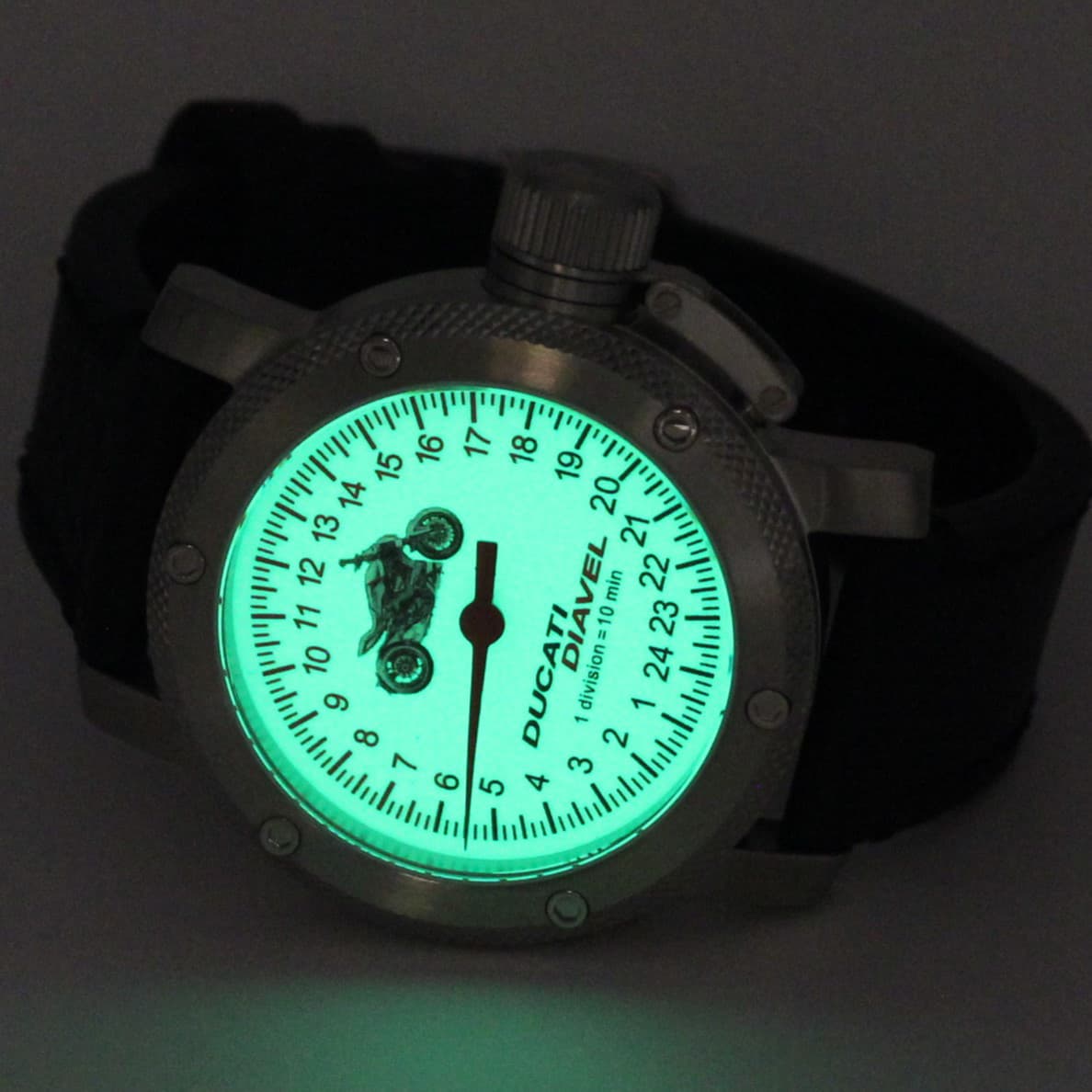 Часы DUCATI DIAVEL (мотоцикл) механизм Восток 2431.01