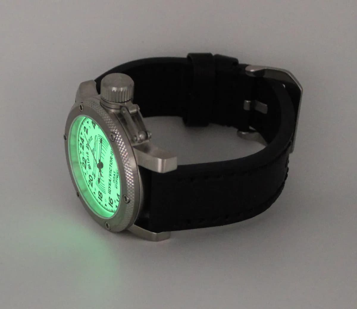 Часы наручные  671 / Щука (Black Prince) механические 066.01 механизм Ракета 2623 Н, противоударные