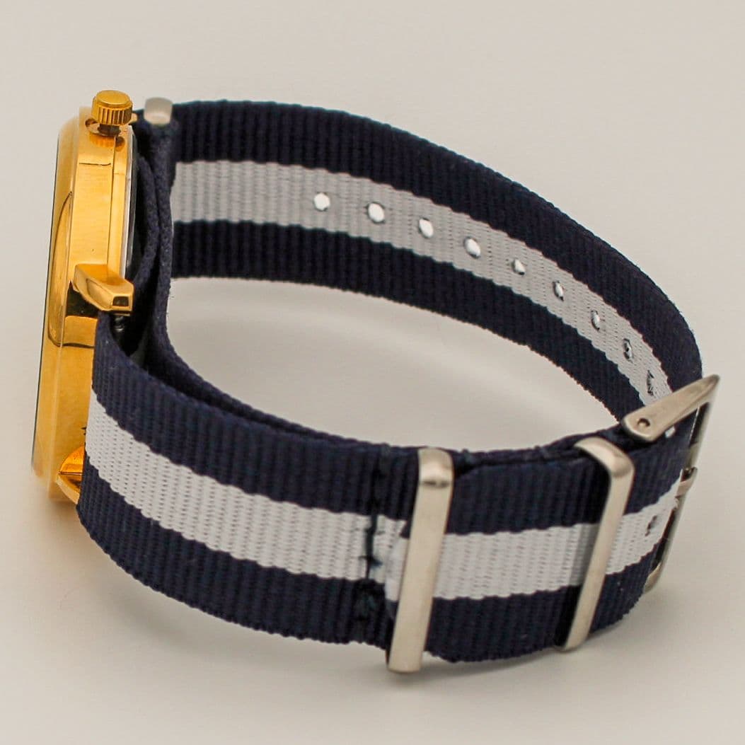 Часы Triumph кварцевые 506.52