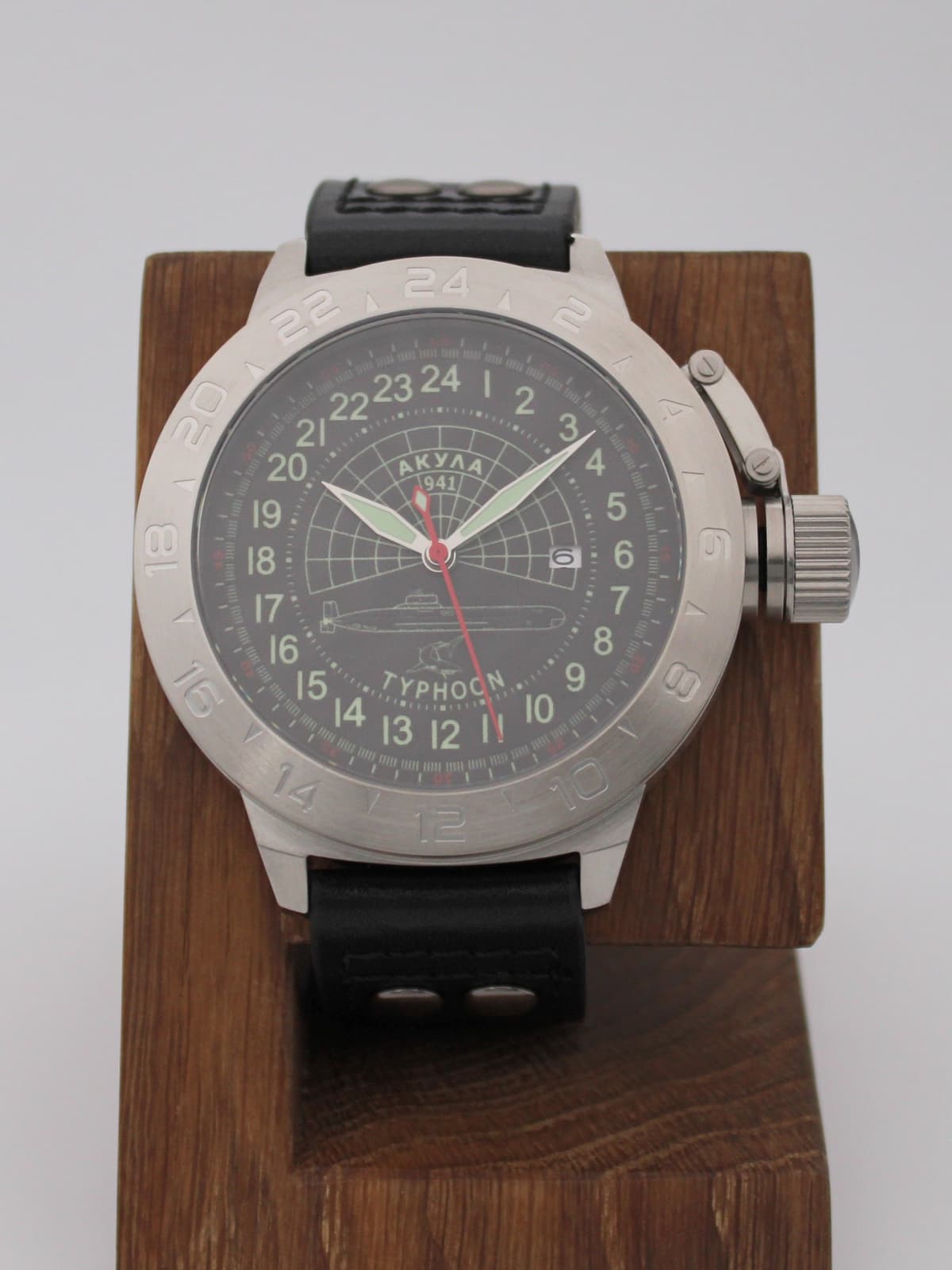 Часы 941 / Акула (Typhoon) кварцевые (Ronda 515.24H) Q52.145.01