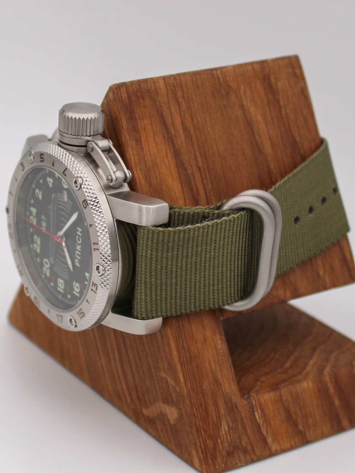 Часы 667 РПКСН кварцевые (Ronda 515.24H) Q47.039.21