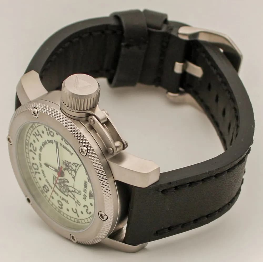 Часы Высадка на Луне механические 126.01 механизм Ракета 2623