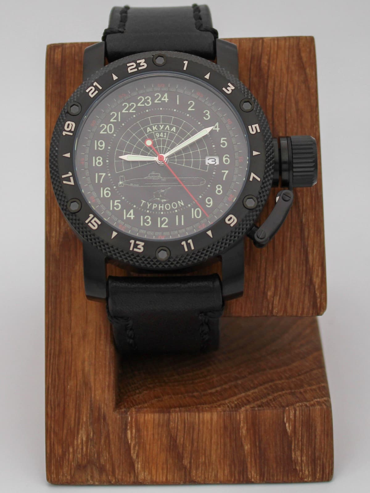 Часы 941 / Акула (Typhoon) кварцевые (Ronda 515.24H) Q147.145.01