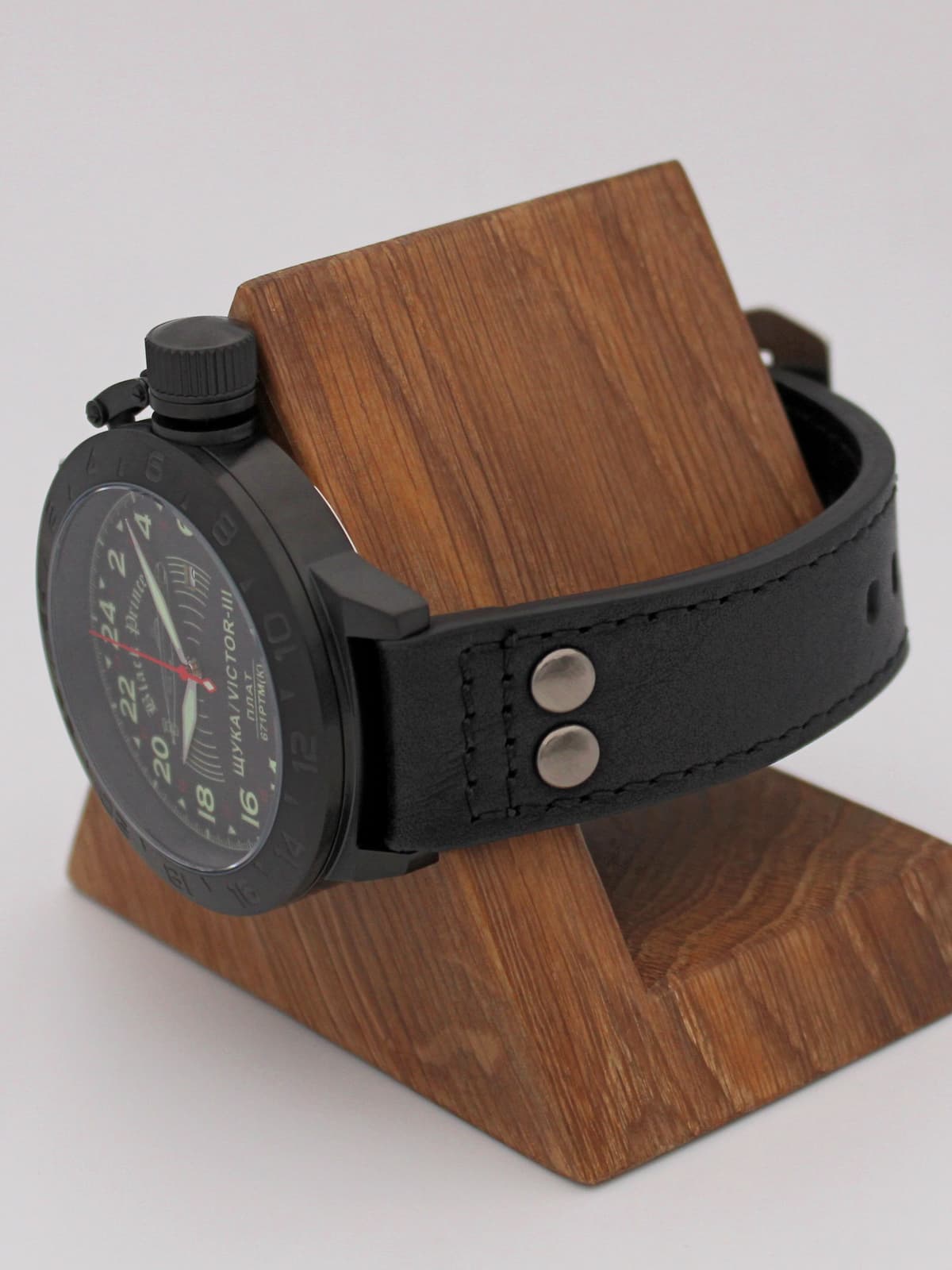 Часы 671 / Щука (Black Prince) кварцевые (Ronda 515.24H) Q152.068.01