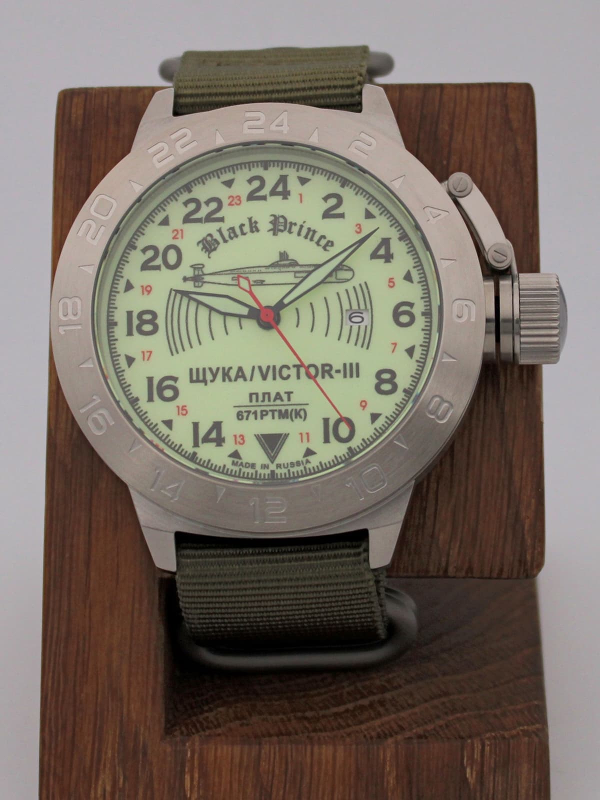 Часы 671 / Щука (Black Prince) кварцевые (Ronda 515.24H) Q52.066.21