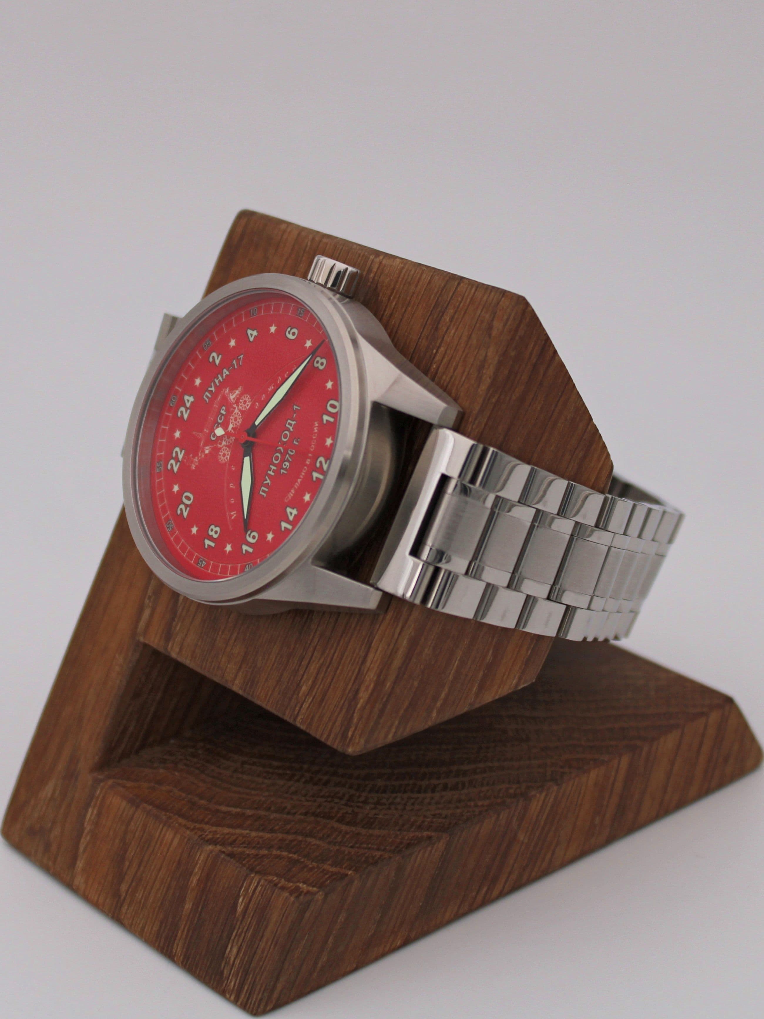 Часы "Луноход-1" механические (Ракета 2623) 21.404.2