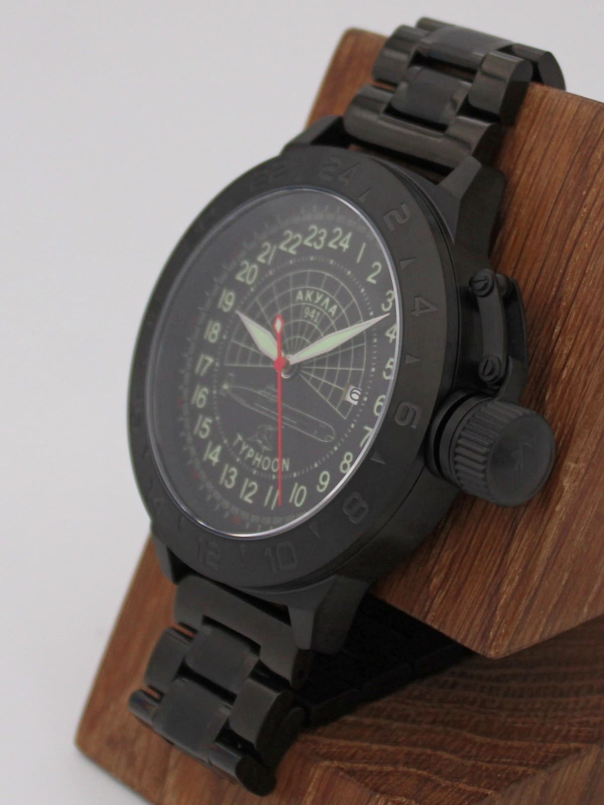 Часы 941 / Акула (Typhoon) кварцевые (Ronda 515.24H) Q152.145.1