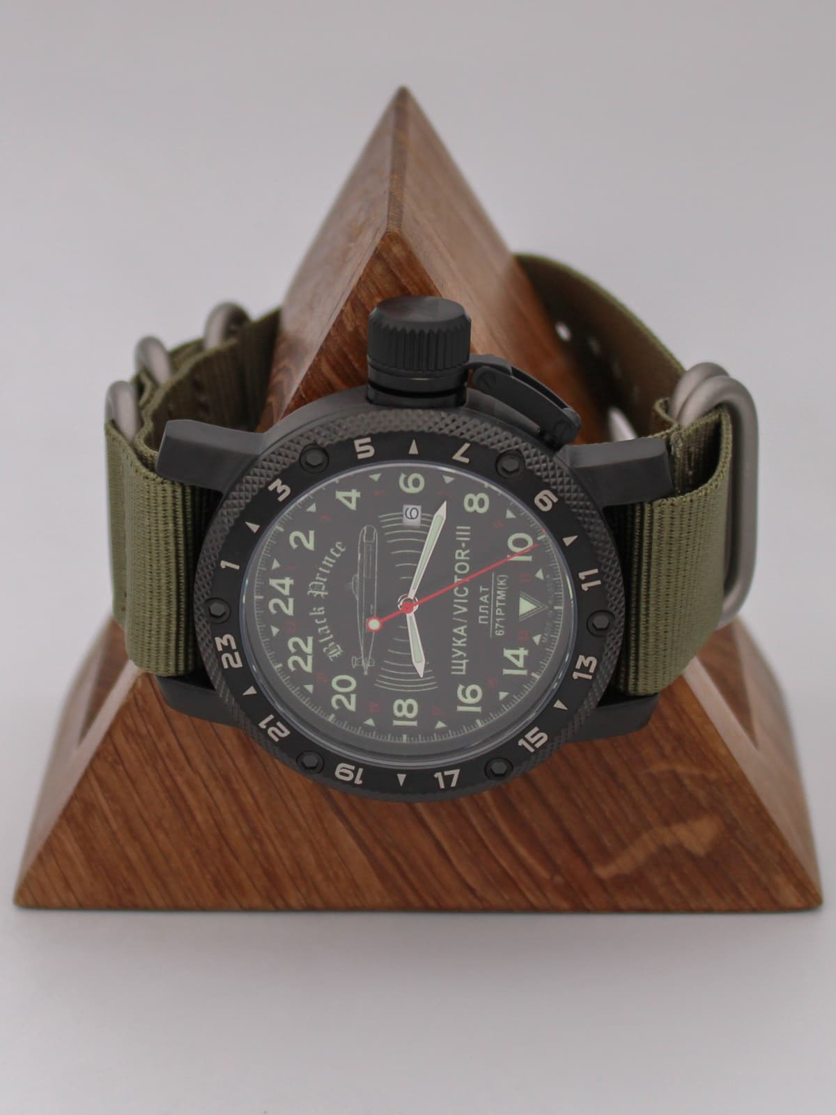 Часы 671 / Щука (Black Prince) кварцевые (Ronda 515.24H) Q147.068.21