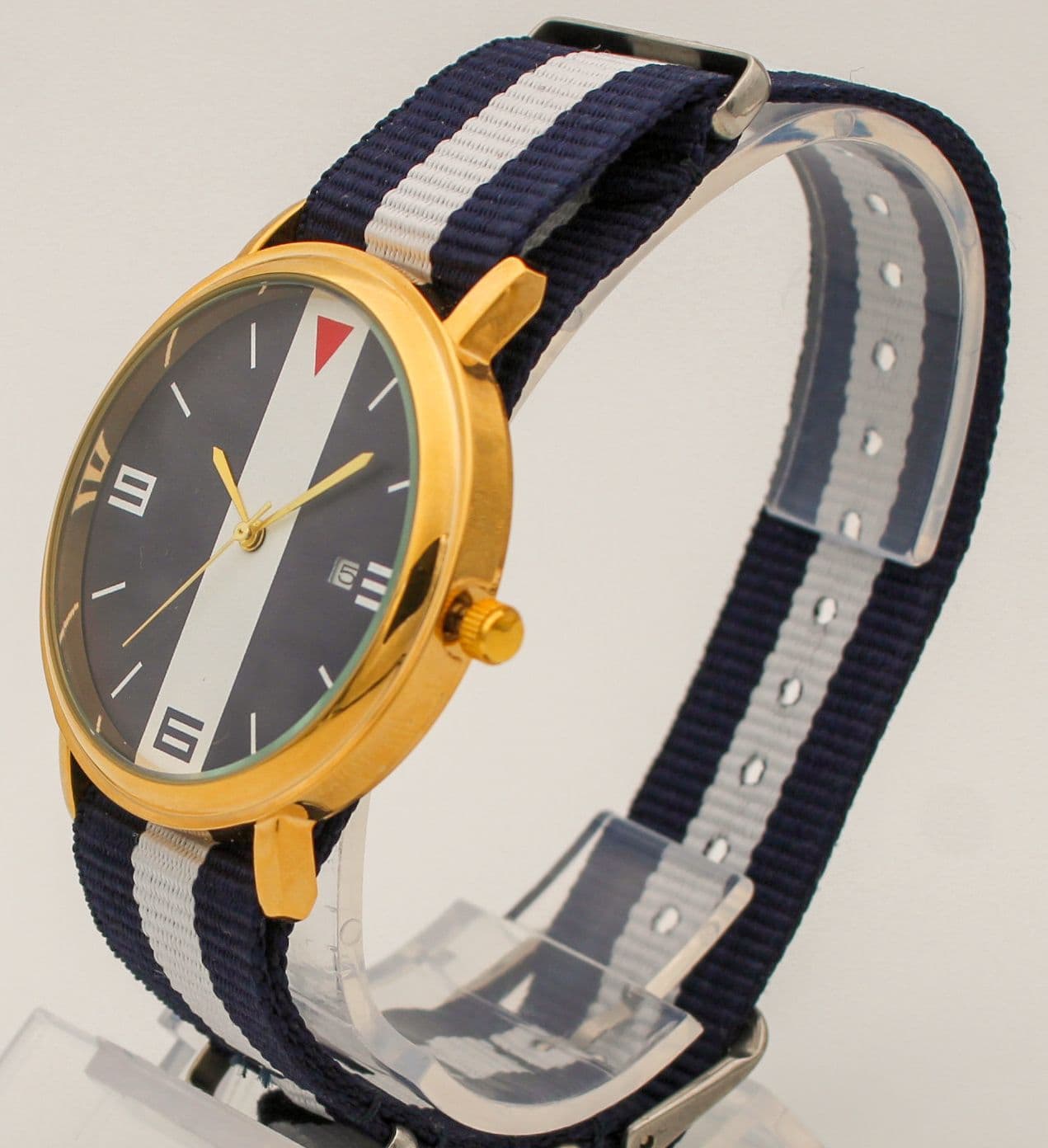 Часы Triumph кварцевые 506.52