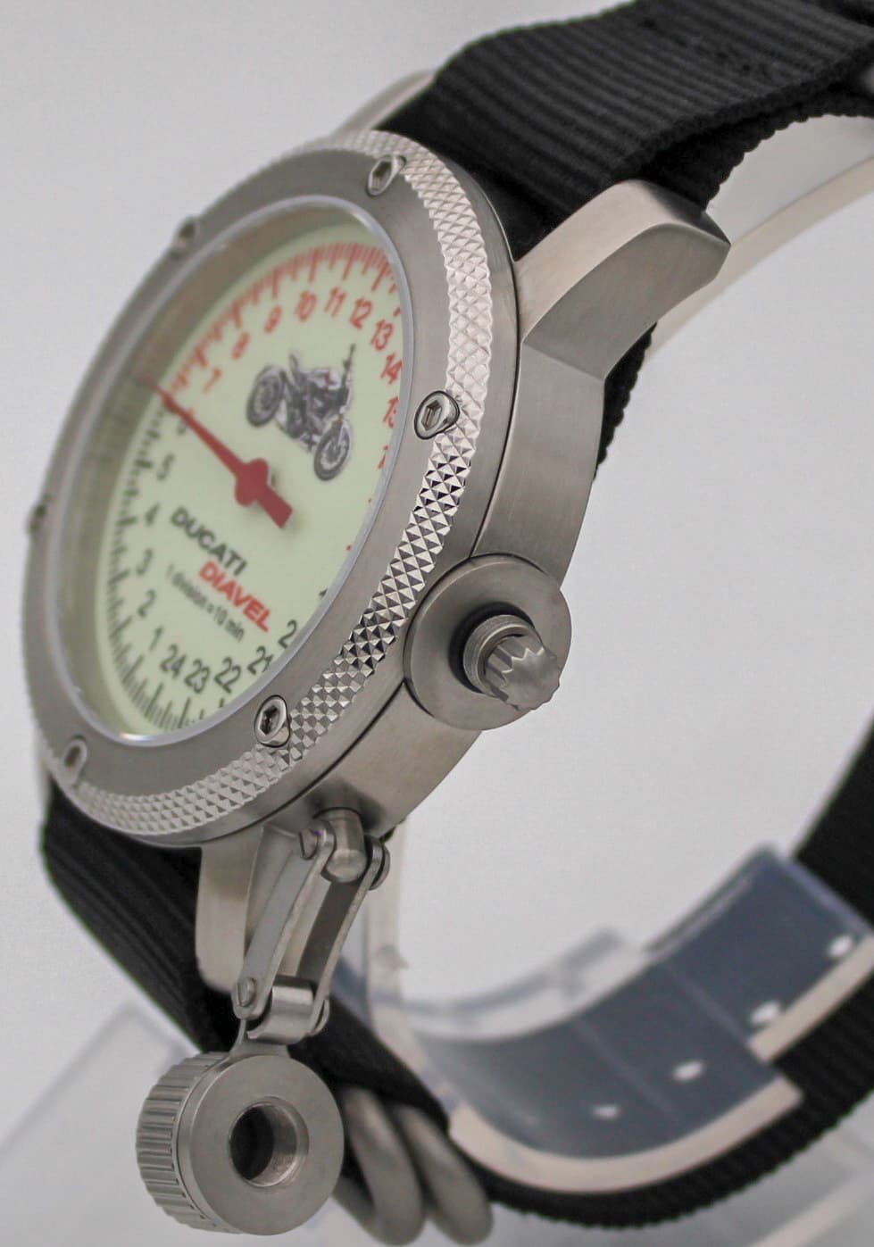 Часы DUCATI DIAVEL (мотоцикл) механизм Восток 2431.01