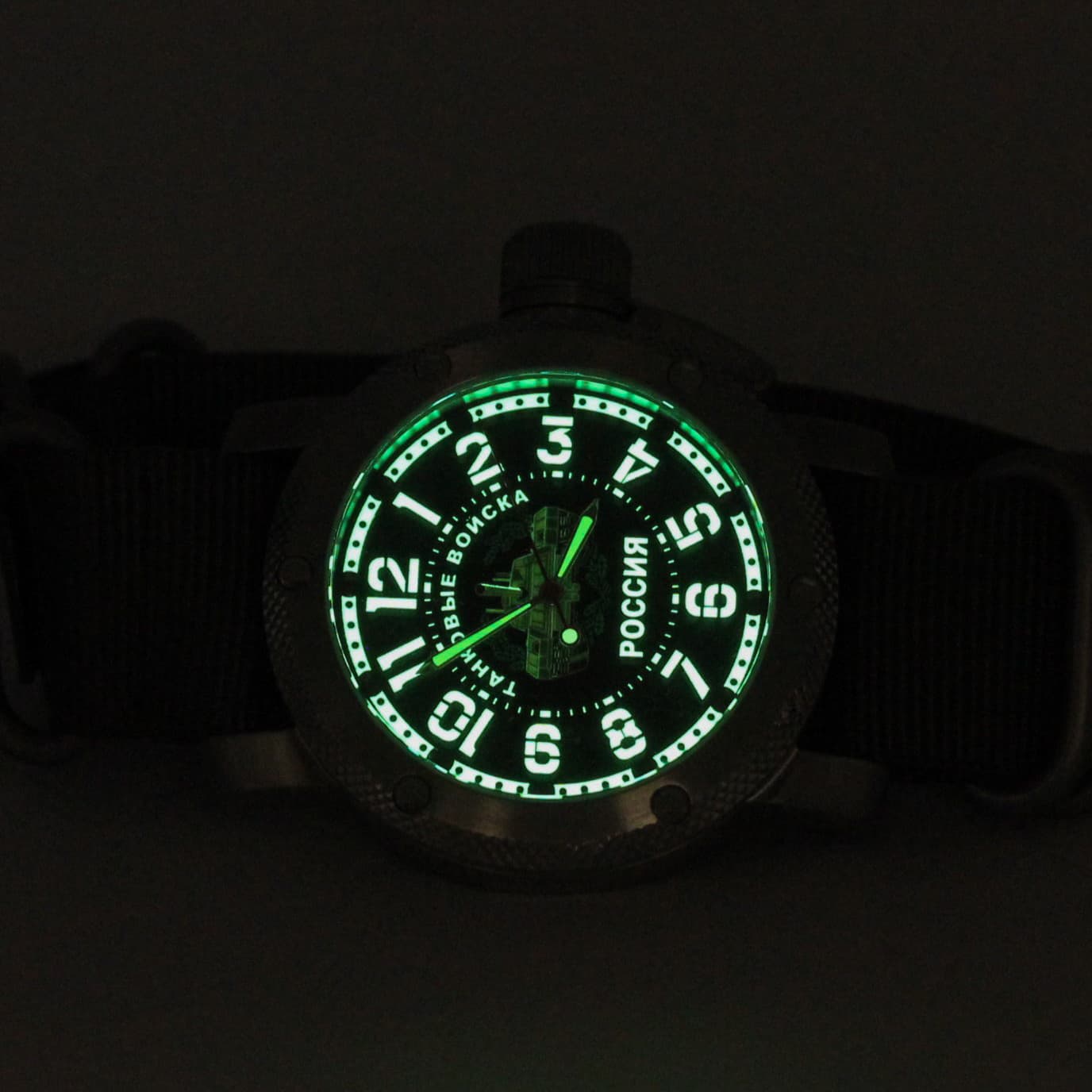 Часы Танковые войска РОССИЯ, механизм Восток 2415.01