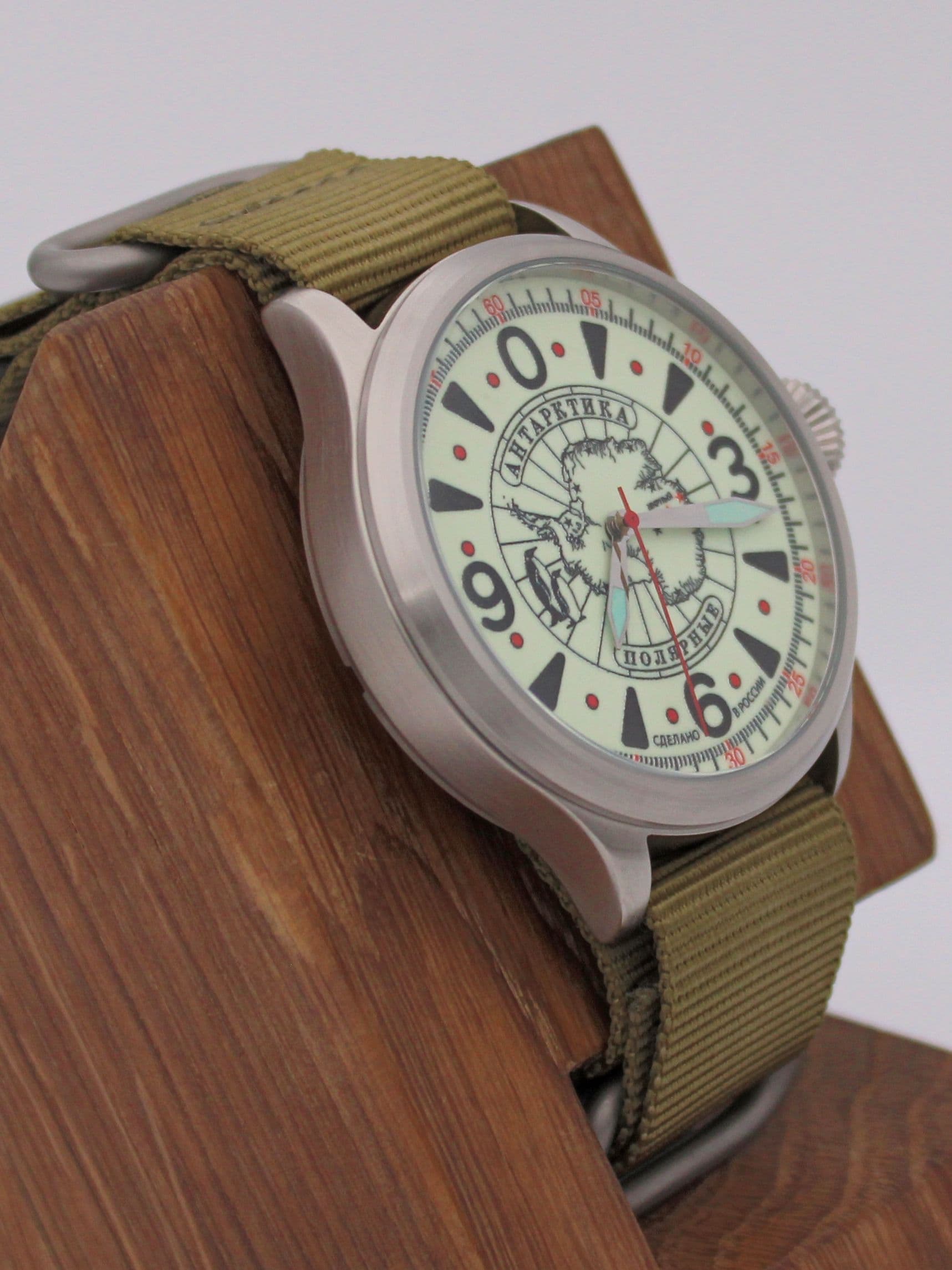 Часы Полярные "Антарктика" механические (Восток 2409) 11.530.21