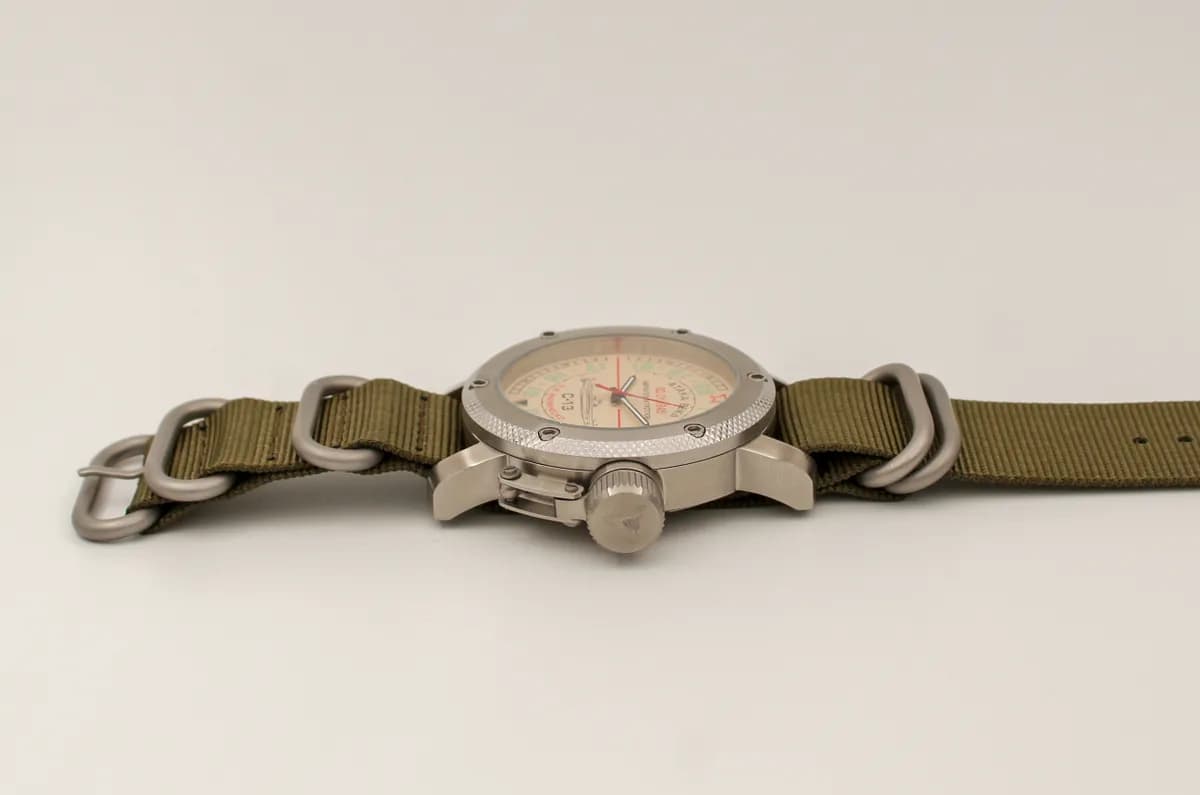 Часы наручные  С-13 "Атака века" механические 082.21, противоударные, механизм Ракета 2623Н