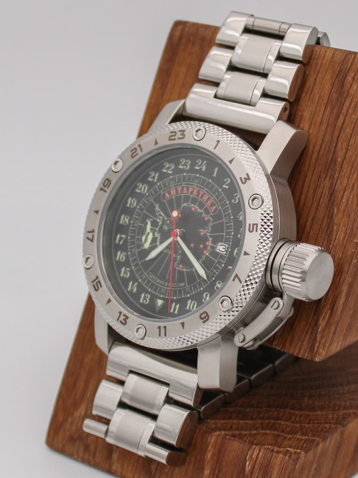 Часы Полярные / Антарктика кварцевые (Ronda 515.24H) Q47.141.2