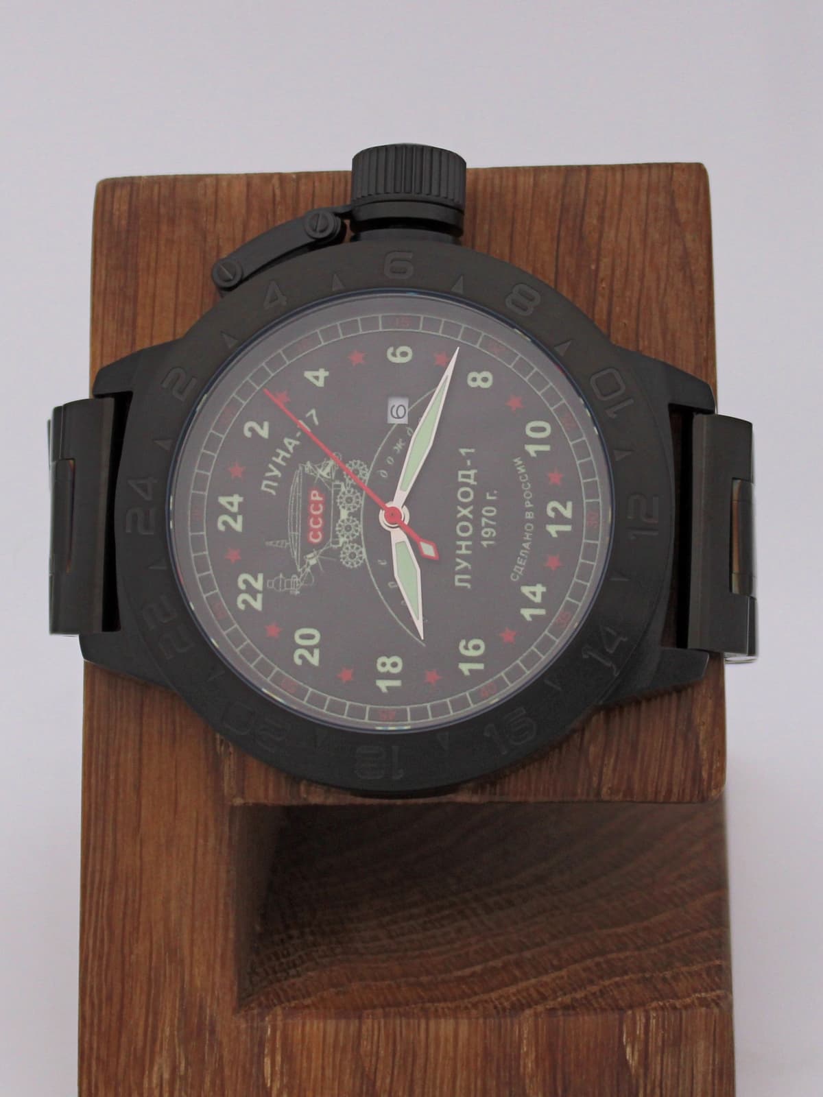 Часы "Луноход-1" кварцевые (Ronda 515.24H) Q152.406.1