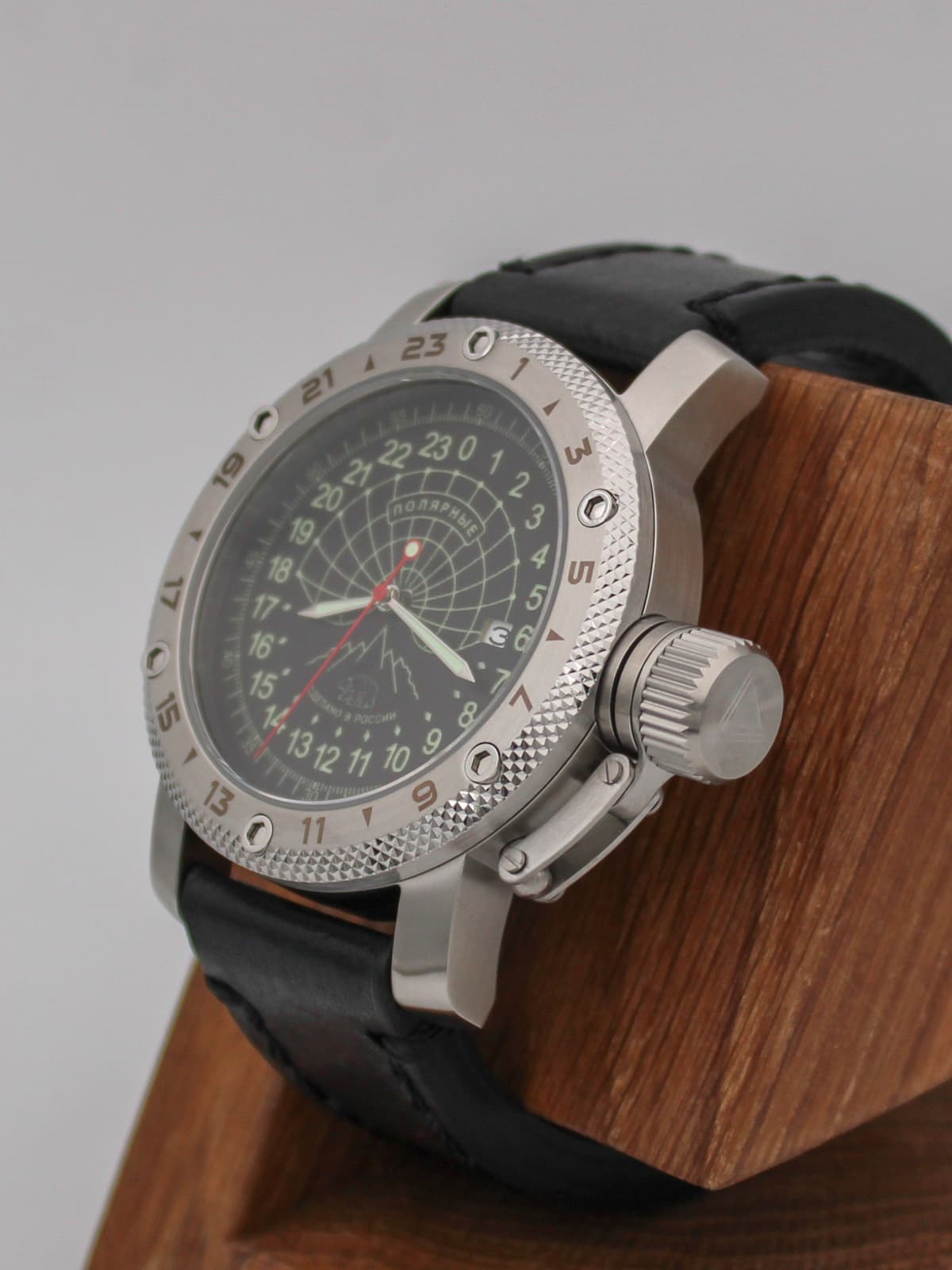 Часы Полярные кварцевые (Ronda 515.24H) Q47.133.01