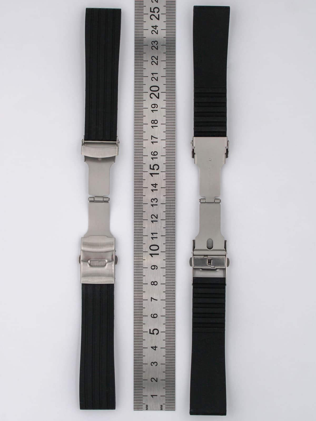 Ремешок для наручных часов силиконовый чёрный 20 мм