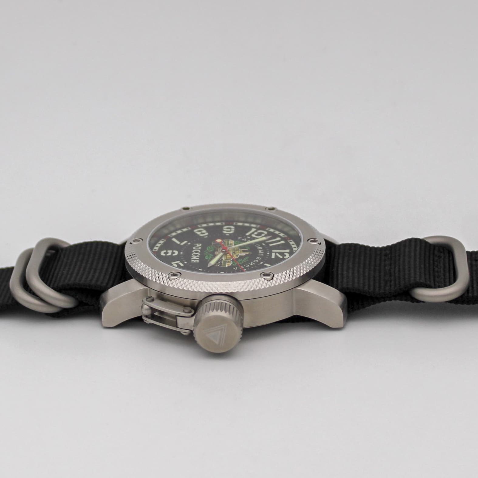 Часы Танковые войска РОССИЯ, механизм Восток 2415.01