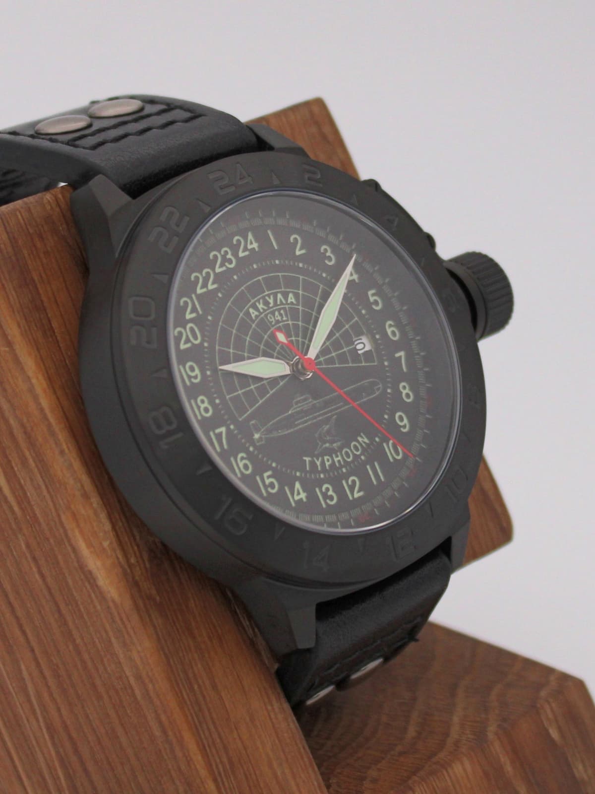 Часы 941 / Акула (Typhoon) кварцевые (Ronda 515.24H) Q152.145.01