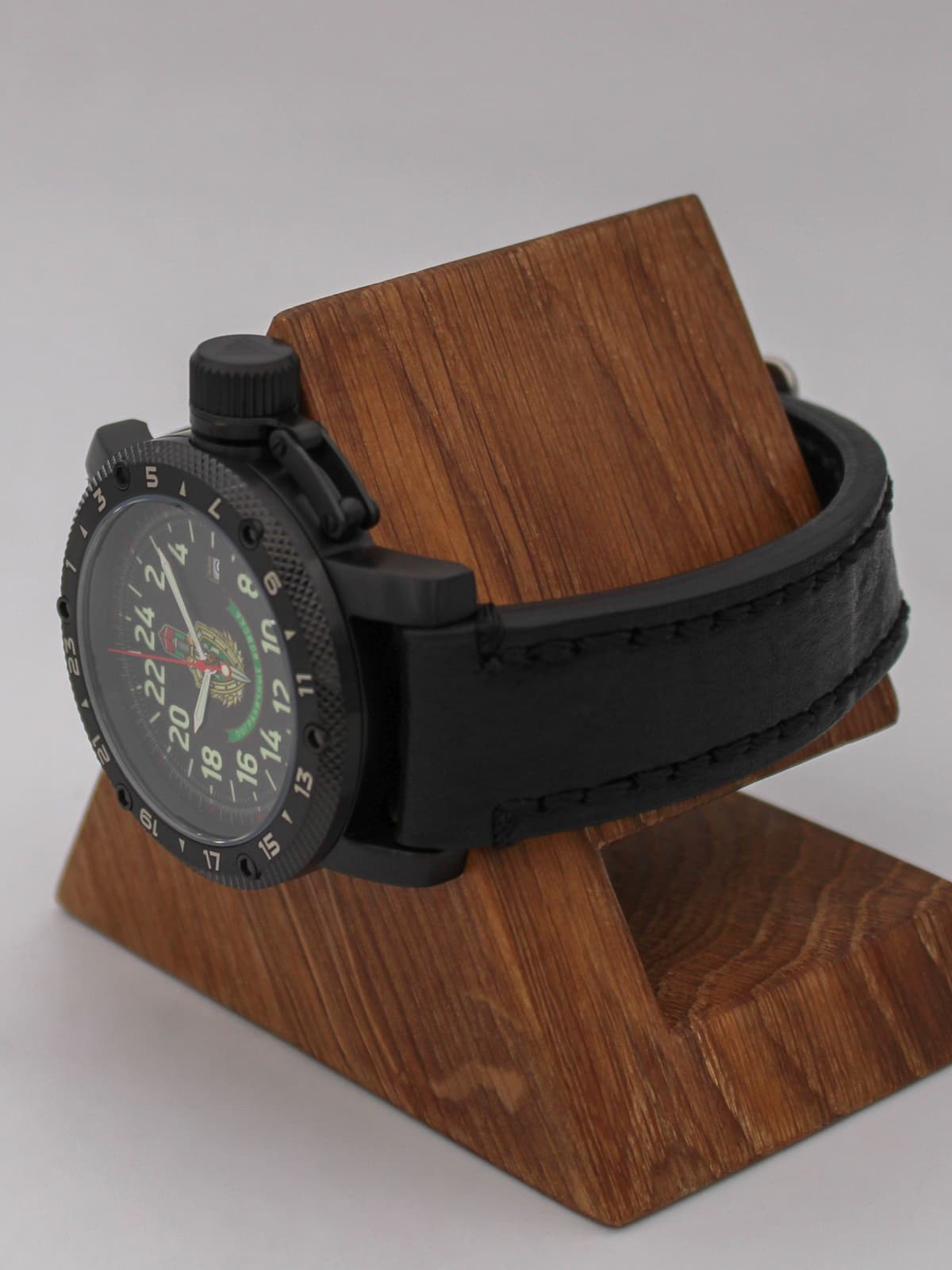 Часы Погранвойска кварцевые (Ronda 515.24H) Q147.174.01