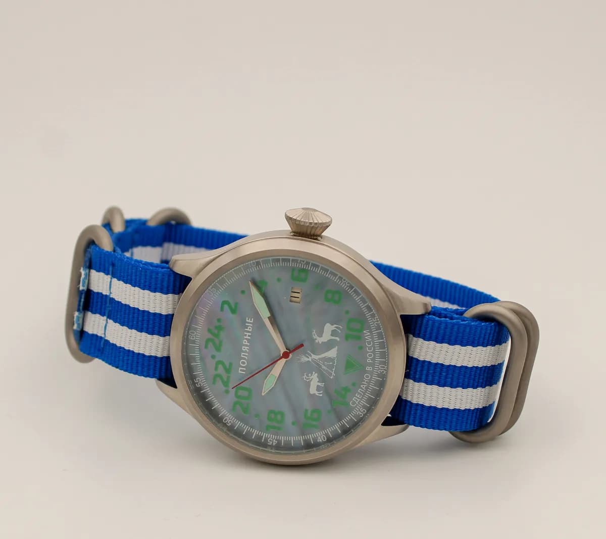 Часы наручные  Полярные/ Северное сияние 11.201.31 ,  механические, противоударные, механизм  Восток 2424 