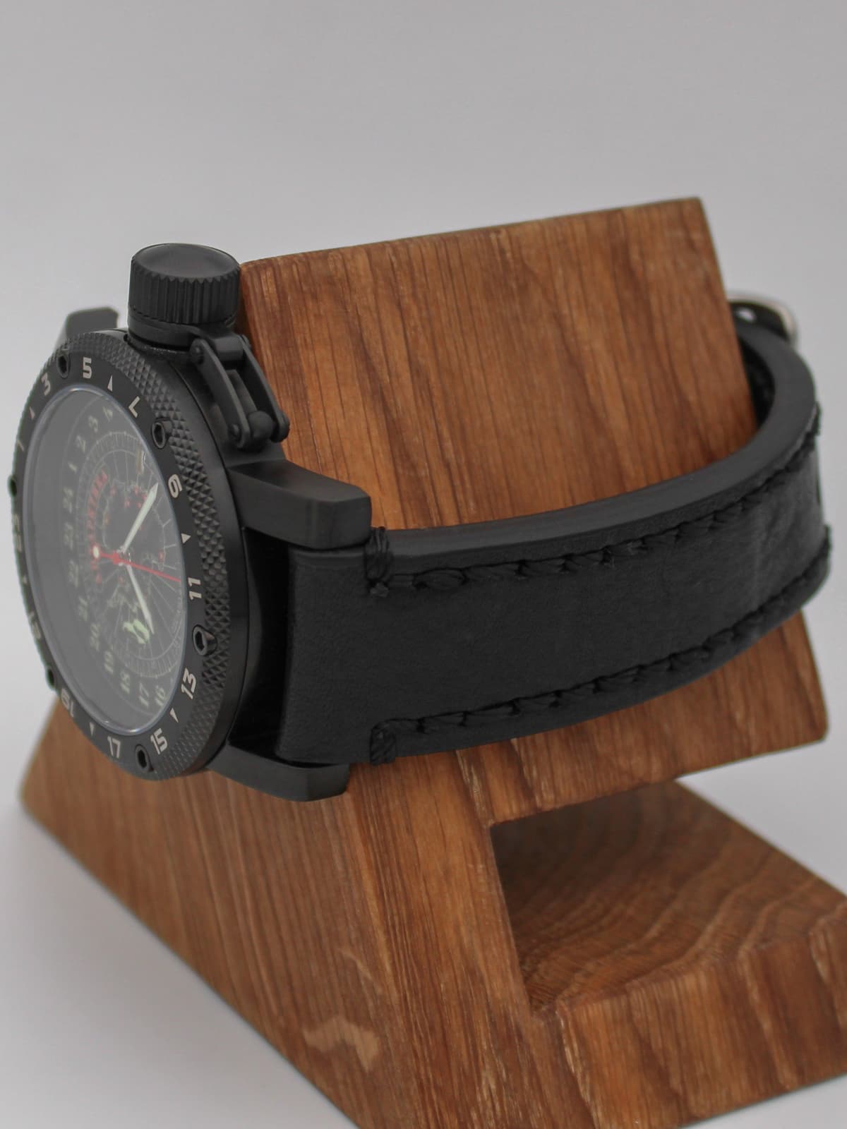 Часы Полярные / Антарктика кварцевые (Ronda 515.24H) Q147.141.01