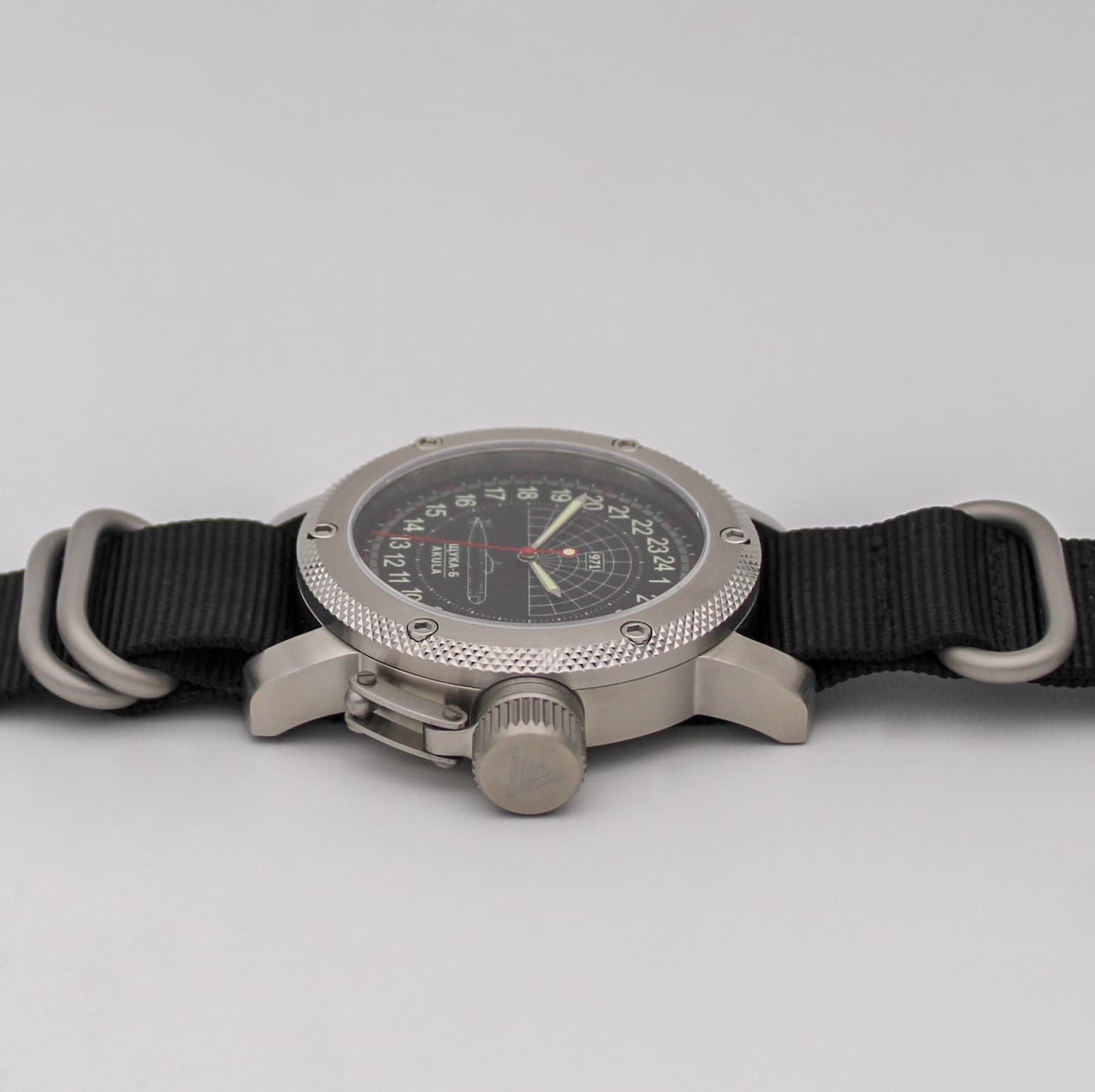 Часы 971 Щука-Б (Акула), механизм Восток 2415.01