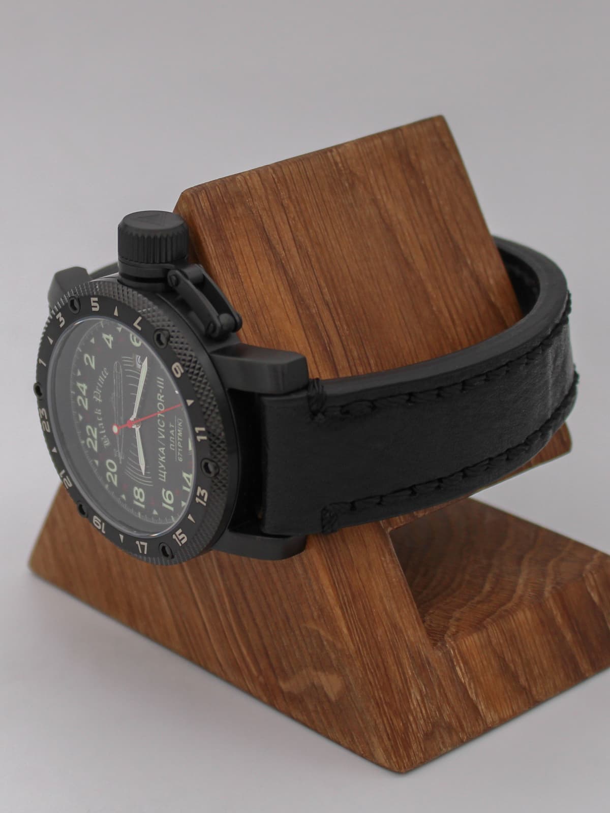 Часы 671 / Щука (Black Prince) кварцевые (Ronda 515.24H) Q147.068.01