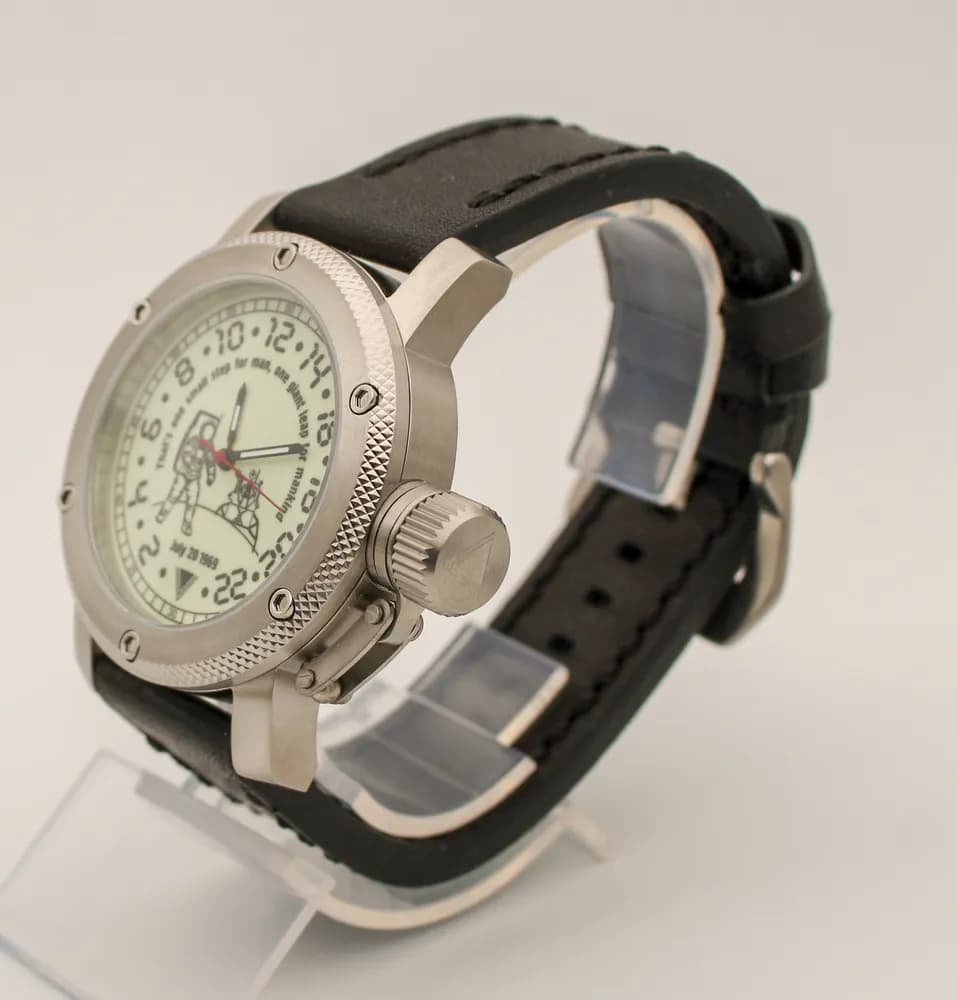 Часы Высадка на Луне 1126.01 механические с автоподзаводом (сапфировое стекло), механизм Восток 2431 