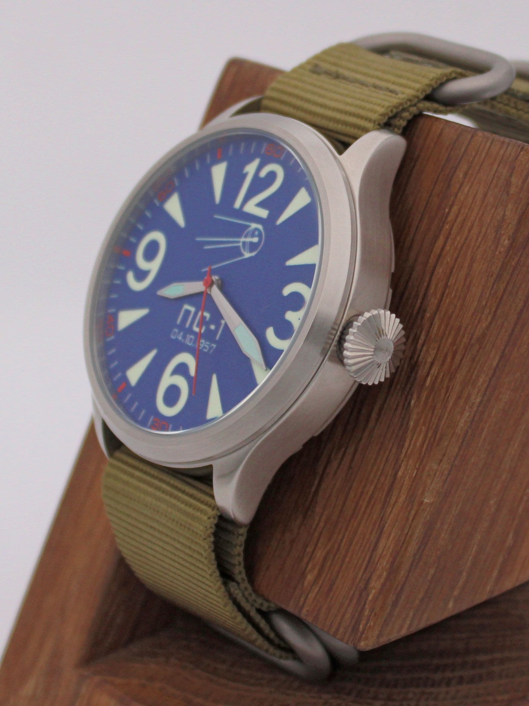 Часы "Простейший Спутник-1" механические (Восток 2409) 11.125.21